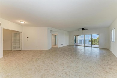 This spacious 3RD floor *END UNIT* offering UNOBSTRUCTED