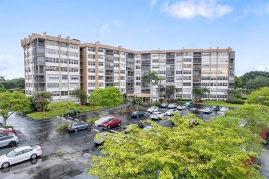 Welcome to this beautifully maintained 2Beds, 2Baths penthouse