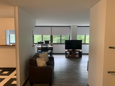 For Sale in Hyde Park This beautiful 2-bedroom, 1-bathroom unit