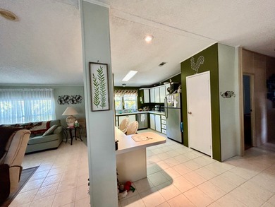 EXCEPTIONALLY MAINTAINED & MOVE-IN READY!    This beautifully