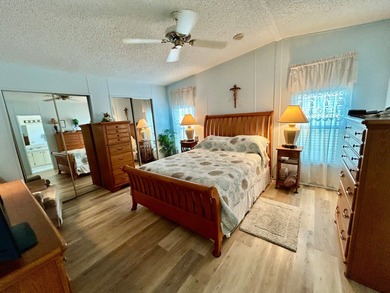 EXCEPTIONALLY MAINTAINED & MOVE-IN READY!    This beautifully