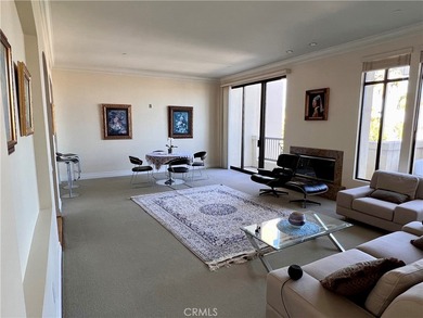 Penthouse Condo in Brentwood - A Rare Blend of Luxury, Privacy