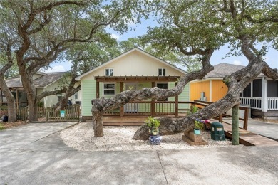 Welcome to your perfect coastal getaway! This charming 2-bedroom