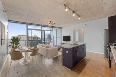 This stunning 1 bed / 1 bath condo in vibrant Printer's