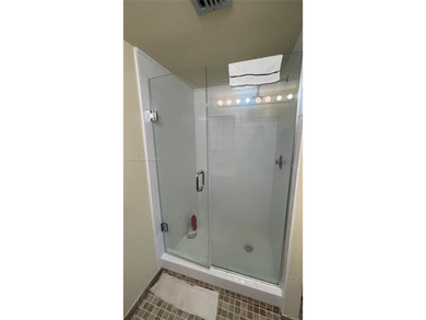 ***Garden Level 2/2 Condo with the Convenience of a House***
