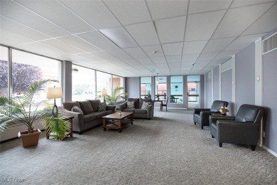 Fully renovated condo, including new vinyl floors and fresh