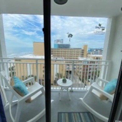 Elevate your beachside getaway with this beautiful efficiency