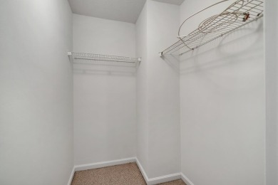 Great investment opportunity. Non warranted condo community