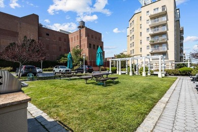 Exceptional Condominium with Deeded Parking - Beach Paradise at