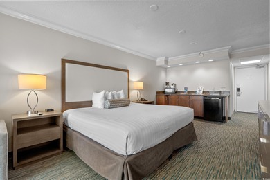 Welcome to beautiful Coral Beach Resort right on the oceanfront