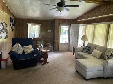 Charming 2 Bedroom, 2.5 Bathroom Mobile Home on Fenced Corner