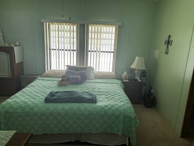 Charming 2 Bedroom, 2.5 Bathroom Mobile Home on Fenced Corner