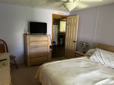 Charming 2 Bedroom, 2.5 Bathroom Mobile Home on Fenced Corner