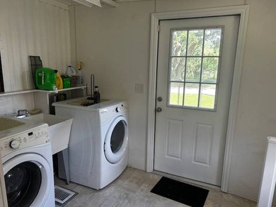 Charming 2 Bedroom, 2.5 Bathroom Mobile Home on Fenced Corner