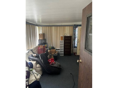 Charming 2 Bedroom, 2.5 Bathroom Mobile Home on Fenced Corner