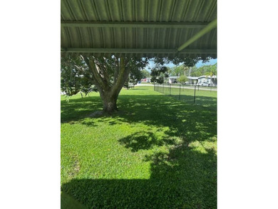 Charming 2 Bedroom, 2.5 Bathroom Mobile Home on Fenced Corner