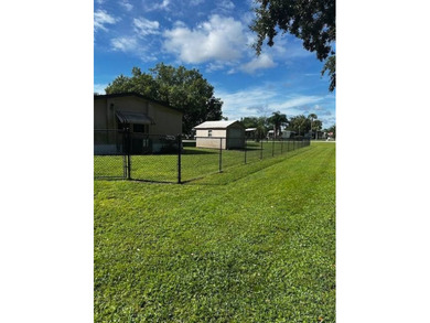 Charming 2 Bedroom, 2.5 Bathroom Mobile Home on Fenced Corner