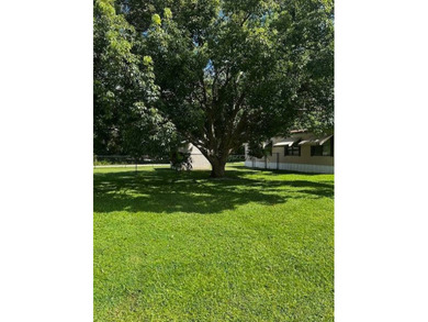 Charming 2 Bedroom, 2.5 Bathroom Mobile Home on Fenced Corner