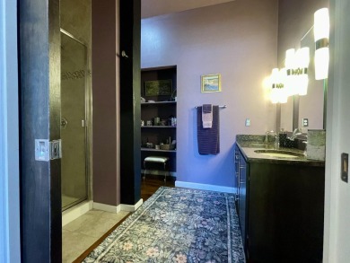 Executive unit ready for someone who's ready to enjoy all