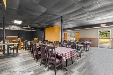 A turnkey business on the very high visibility corner of US 19