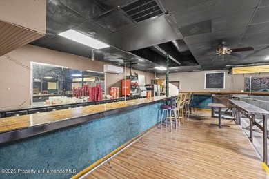 A turnkey business on the very high visibility corner of US 19