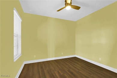 Beautifully Upgraded Villa with Water View - Steps from the