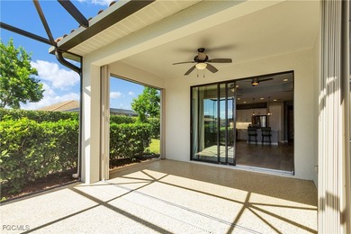 Beautifully Upgraded Villa with Water View - Steps from the