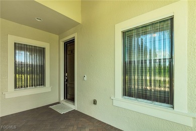 Beautifully Upgraded Villa with Water View - Steps from the