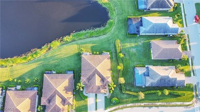 Beautifully Upgraded Villa with Water View - Steps from the