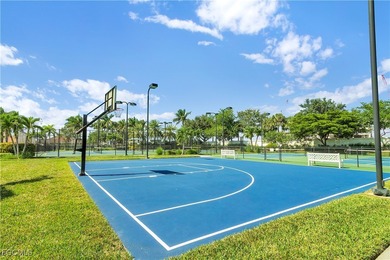 Beautifully Upgraded Villa with Water View - Steps from the