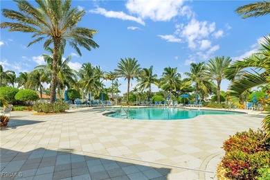 Beautifully Upgraded Villa with Water View - Steps from the