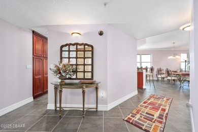 Oceanfront Penthouse with Panoramic Views in Boutique Kingston