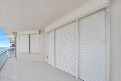 Oceanfront Penthouse with Panoramic Views in Boutique Kingston