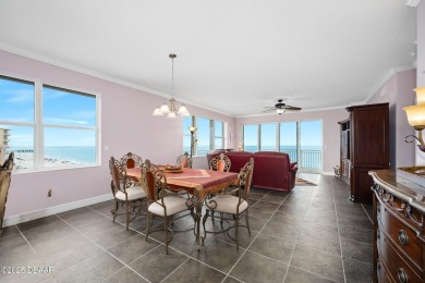 Oceanfront Penthouse with Panoramic Views in Boutique Kingston