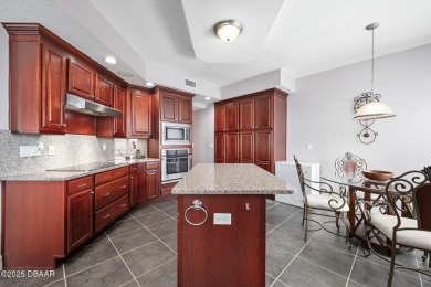 Oceanfront Penthouse with Panoramic Views in Boutique Kingston