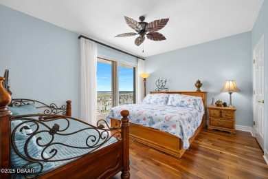 Oceanfront Penthouse with Panoramic Views in Boutique Kingston