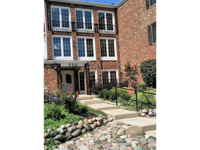 Beautiful large penthouse condo rarely available quiet end unit