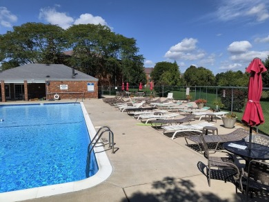 Beautiful large penthouse condo rarely available quiet end unit