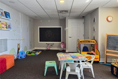 Beautiful 1-bed, 1-bath apartment, very close from the heart of