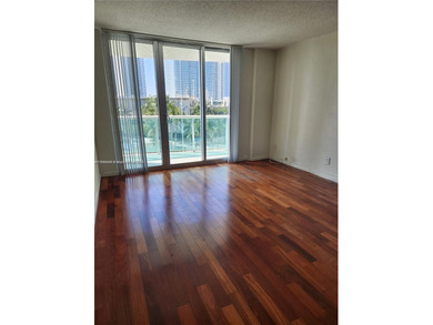 * OPPORTUNITY* BEAUTIFUL 1 BED/ 1 BATH - 1,005 SF - WOOD &