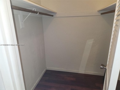 * OPPORTUNITY* BEAUTIFUL 1 BED/ 1 BATH - 1,005 SF - WOOD &