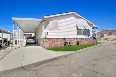 Beautiful 2-Bedroom Skyline Double-Wide Home in The Fountains -