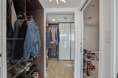 Introducing a spectacular, renovated 2BD+Den/3BA townhome at 400