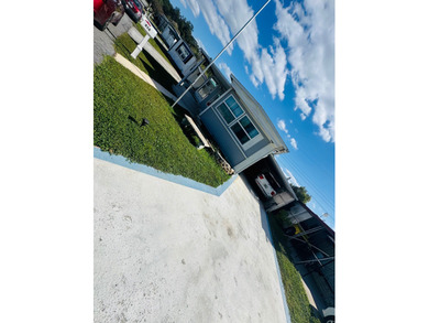 Beautiful 2 Bedroom, 1 Bath Home - Lakeland, Florida  This