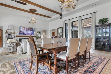 Only minutes away from El Paseo, The River and the new Disney