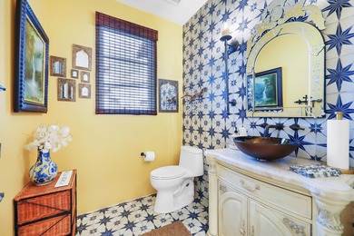 Only minutes away from El Paseo, The River and the new Disney