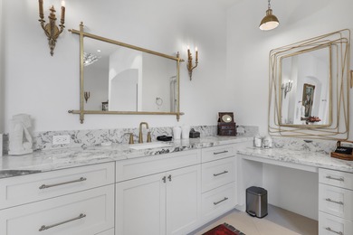 Only minutes away from El Paseo, The River and the new Disney