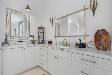 Only minutes away from El Paseo, The River and the new Disney