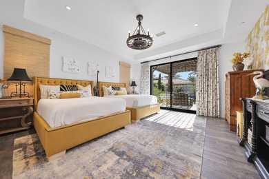 Only minutes away from El Paseo, The River and the new Disney