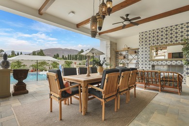 Only minutes away from El Paseo, The River and the new Disney